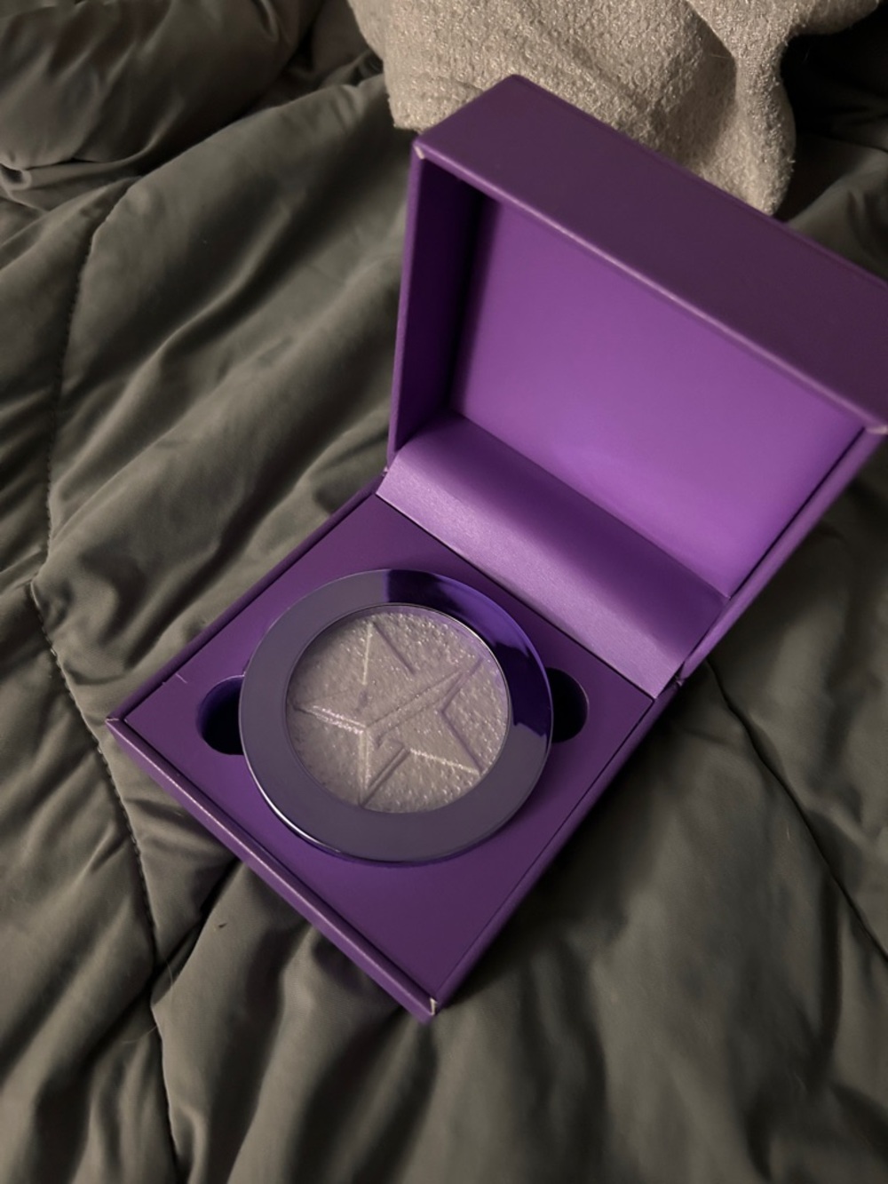 Jeffree Star Cosmetics Choking on Ice Extreme Frost Highlighter